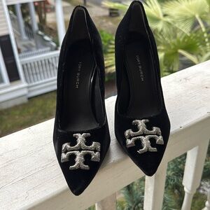 Black Velvet Tory Burch Heels.Spotless and free from abrasions or scuff marks